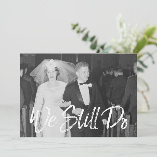 写真付き50周年結婚記念日 - 私たちはまだ続けています 招待状 (スタンド正面)