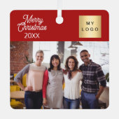 写真企業のロゴのクリスマスモダンレッド メタルオーナメント (正面)