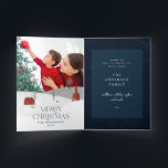 写真伝統的素朴冬のメリークリスマス シーズンカード<br><div class="desc">ネイビー伝統的レッド素朴ウィンターメリークリスマスホリデーカード。1枚の宇宙を入れて。</div>