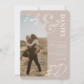 写真入りボールドネームのスクリプトアーチ ダスティローズウェディング 招待状 (正面)