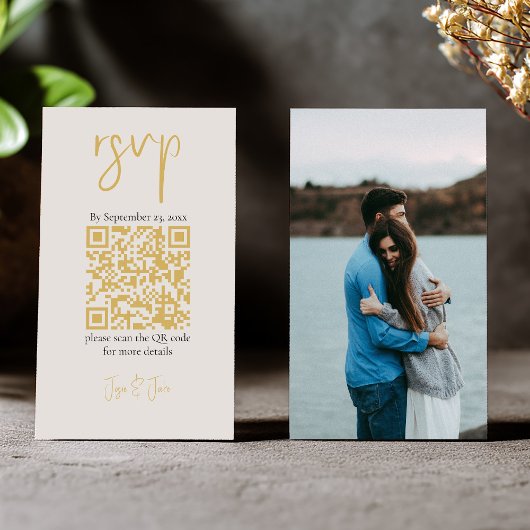 写真全体、金のQRコードとスクリプトの結婚式出欠確認カード エンクロージャーカード