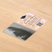 写真卒業2025パーティーqrコードピンクスクリプト アクリル招待状 (レイダウン)