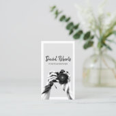 写真家がカメラをエレガント持つ撮影Bu 名刺 (スタンド正面)