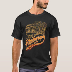 写真家の明るい写真家イラストレティ Tシャツ