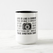 写真家の生活はカメラ写真のようなものだ マグカップ (中央)