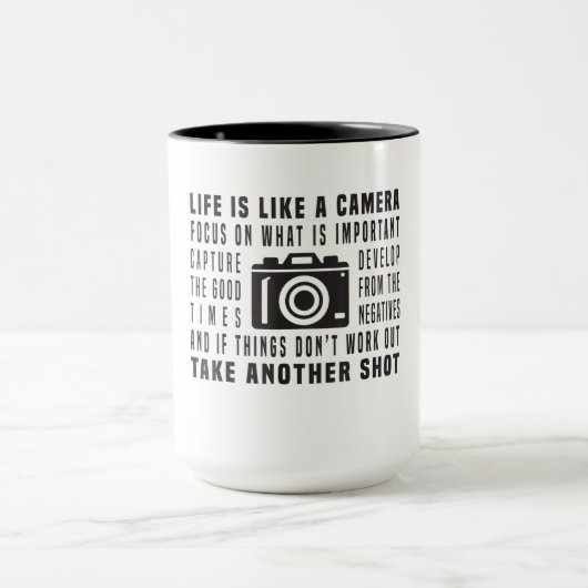写真家の生活はカメラ写真のようなものだ マグカップ (中央)