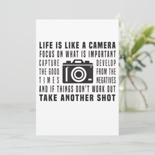 写真家の生活はカメラ写真のようなものだ 案内状 (スタンド正面)