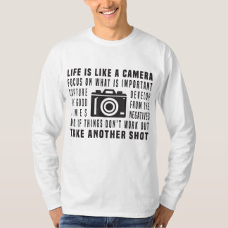 写真家の生活はカメラ写真のようなものだ Tシャツ