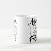 写真家は決してピントを外さない カメラ 写真 コーヒーマグカップ (中央)