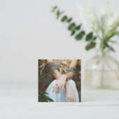 写真家モダンの写真シンプルの白黒 スクエア名刺 (スタンド正面)