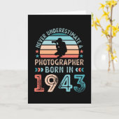 写真家生まれ1943年80番目の誕生日ギフト カード (黄色い花)