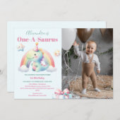 写真恐竜1歳の誕生日かわいカラフルい 招待状 (正面/裏面)