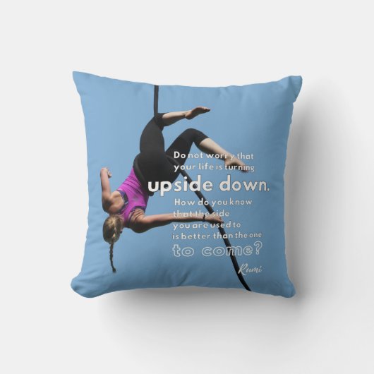 写真感動的枕迫力のある女性 クッション (正面)