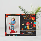 写真消防士の誕生日の招待ファイアートラック 招待状 (スタンド正面)