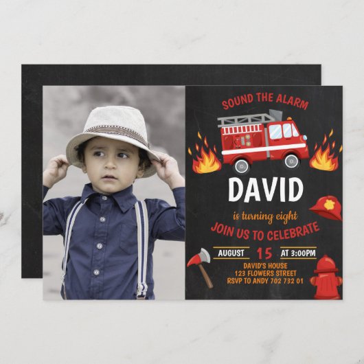 写真消防士チャルクボード消防車ボーイ誕生日 招待状 (正面/裏面)
