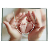 写真生まれたばかりの抱き枕 ラージペーパーバッグ (裏面)