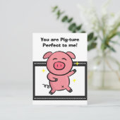 写真用のピンク色のピギーポーズの完璧な ポストカード (スタンド正面)