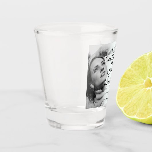 写真祝の前後にの生涯の記念碑 ショットグラス (左)