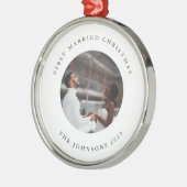 写真素朴付きシック結婚したファースト・クリスマス メタルオーナメント (左)