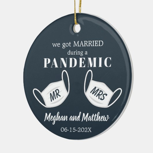 写真結婚したを持つ世界的流行の間に セラミックオーナメント (左)