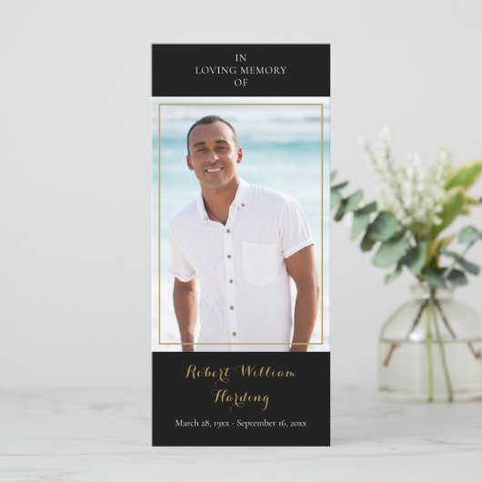 写真葬儀記念ブラックと金ゴールド祈りの言葉カード (スタンド正面)