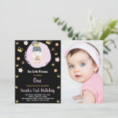 写真1歳 黒 私たちの小さなプリンセス 誕生日 招待状 (スタンド正面)