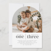 写真1番目および3番目のArchジョイント誕生日 招待状 (正面)