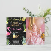 写真1stブラックグリッターフラミンゴパイナップル 招待状 (スタンド正面)