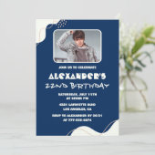 写真22歳の誕生日招待状メンズシンプルネイビー 招待状 (スタンド正面)