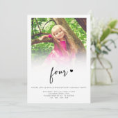 写真4歳の誕生日4人のハートかわいい素敵 招待状 (スタンド正面)