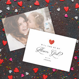 写真　あなたが私のフラワーガールになってくれる？　赤いハート