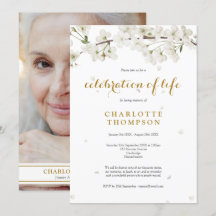 写真 お別れ会 白い花の花束