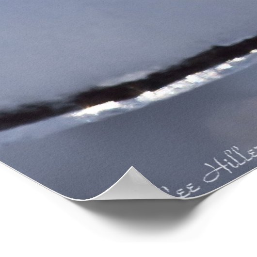 《写真》ぼけ味ムーンが雪の氷の上を昇る冬のポスター ポスター (角)