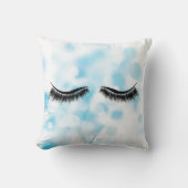 《写真》ぼけ味上の黒い長いまつげ クッション (正面)