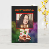 写真、ケーキとキャンドル付き37誕生日を追加 カード (黄色い花)