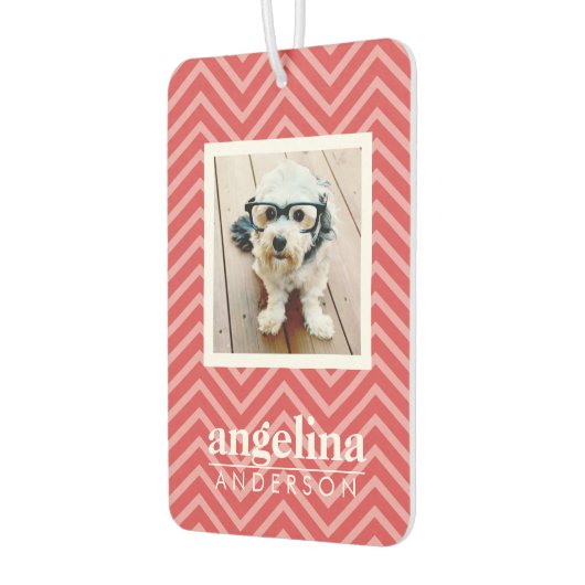 写真：シェブロン模様と名前をカスタムする カーエアーフレッシュナー (左)