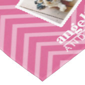 写真:シェブロン模様と名前をカスタムする テーブルクロス (アングル)