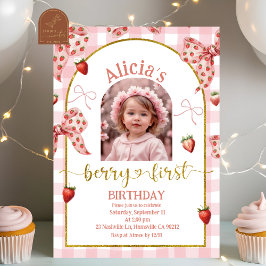 写真 ピンクのリボン付き イチゴ ベリー スイート 1歳の誕生日 招待状