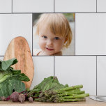 写真 |愛らしいキッズファミリー写真 タイル<br><div class="desc">写真カスタムデザイン自分のテンプレートを含むお気に入りのあなたのベビー、子供、家族、友人やペットの写真!テンプレートをパーソナライズする簡単。画像と一緒にデザインの一種を作る。愛する人への完璧な贈り物!表示される画像はイラストレーション目的のためにのみ自分の写真に置き換えられる。正面のイメージは、クリームニットのセーターにブロンヘアを入れた豪華な小さな女の子。</div>