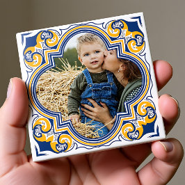 写真、青、黄、白のアズレホス タイル