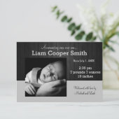 写真- 3x5誕生の発表が付いている灰色か黒い木 案内状 (スタンド正面)