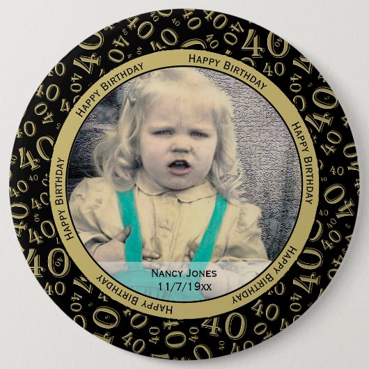 写真: 40番目の数字パターン金ゴールドと黒 缶バッジ (正面)