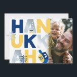 写真HANUKKAH（ユダヤ教）メノラーDreidelグリーティングカード<br><div class="desc">ダビデの夢、（ユダヤ教）メノラー、ゼリーのドーナツ、ユダヤの星と私たちのハヌカーのグリーティングカードは、スタイルのハッピーハヌカーを家族や友人に願う美しい、おもしろいの方法である。..逆に自分のカスタムの挨拶でパーソナライズして、本当に種類の1つにする。お問い合わせ：メッセージまたは電子メールbestdressedbread@gmail.comハッピーハヌカー！</div>