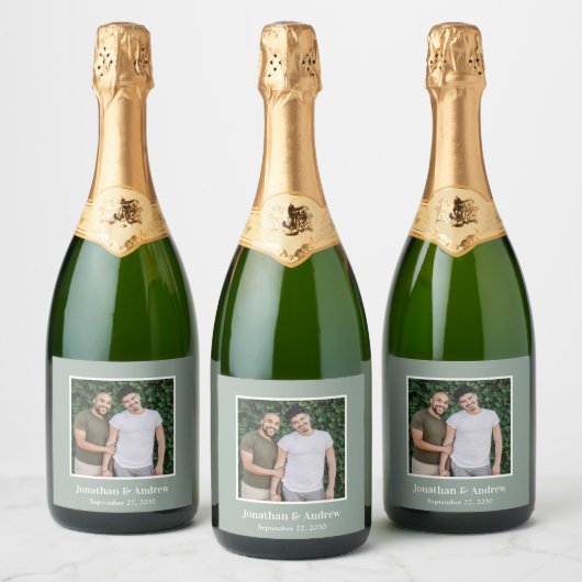 写真LGBTQ結婚の スパークリングワインラベル (ボトル)