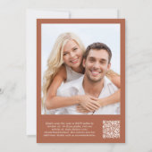 写真QRコードTerracotta背景Vellumオーバーレイ 招待状 (裏面)