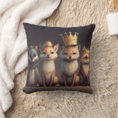 冠をかぶった野生動物 クッション (ブランケット)