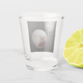 冥王星とチャロン9thまたはドワーフ惑星シス太陽のテム ショットグラス (裏面)