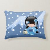 冬こけし人形 – ブルーマウンテンゲイザーガール アクセントクッション (正面)