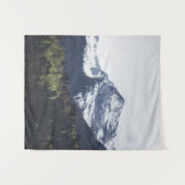 冬と春 – 緑の木と雪の山 タペストリー (正面(横))