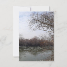 冬に川沿いを生きる